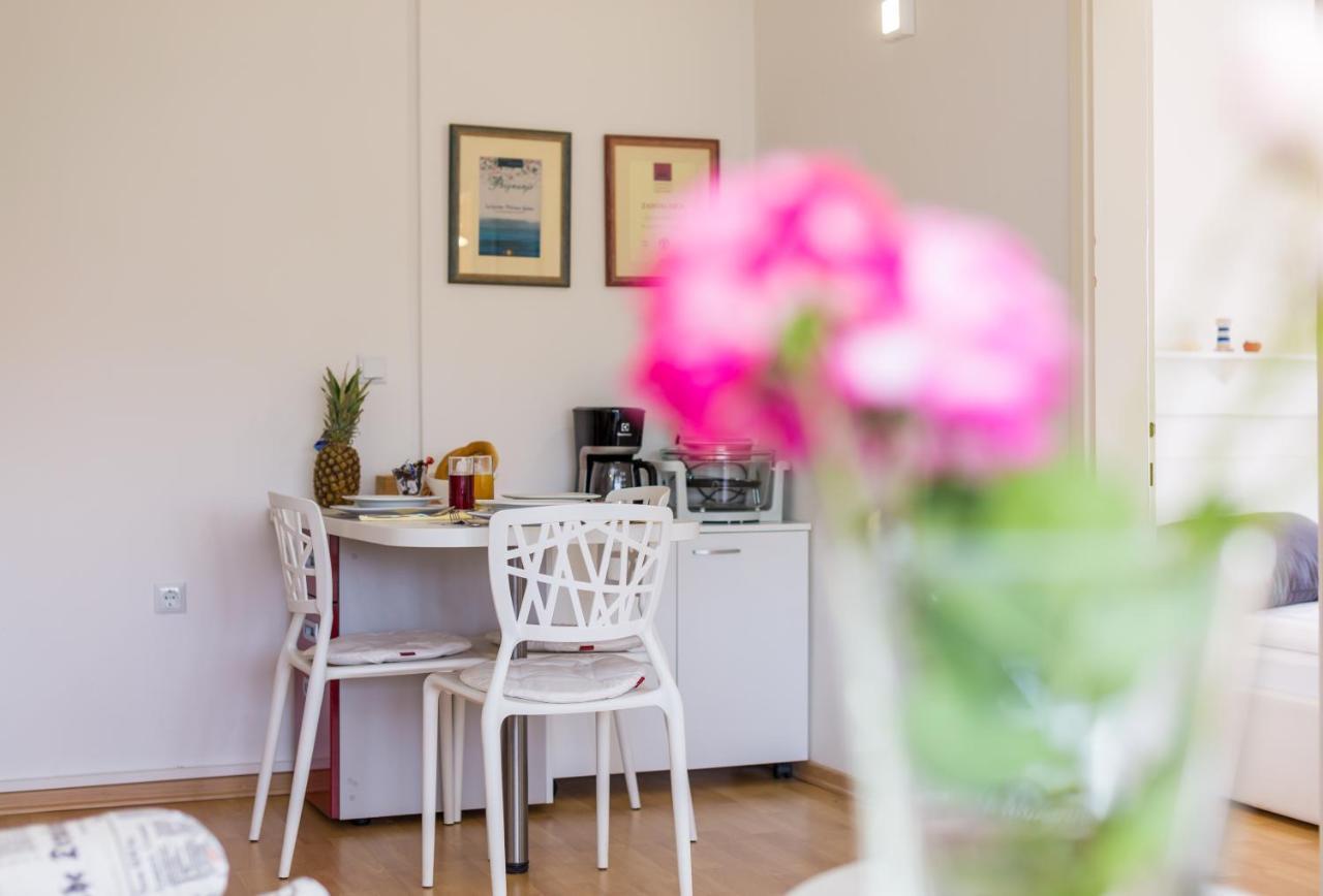 Molnar Resort Apartment Ljiljana Brzac Exteriör bild
