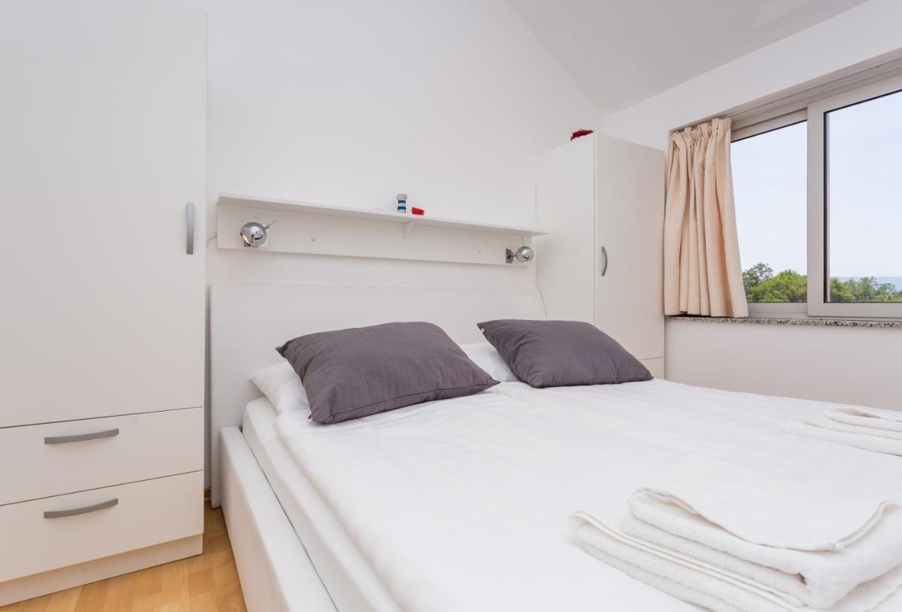 Molnar Resort Apartment Ljiljana Brzac Exteriör bild