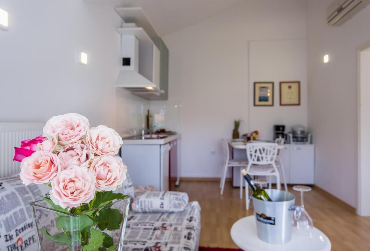 Molnar Resort Apartment Ljiljana Brzac Exteriör bild